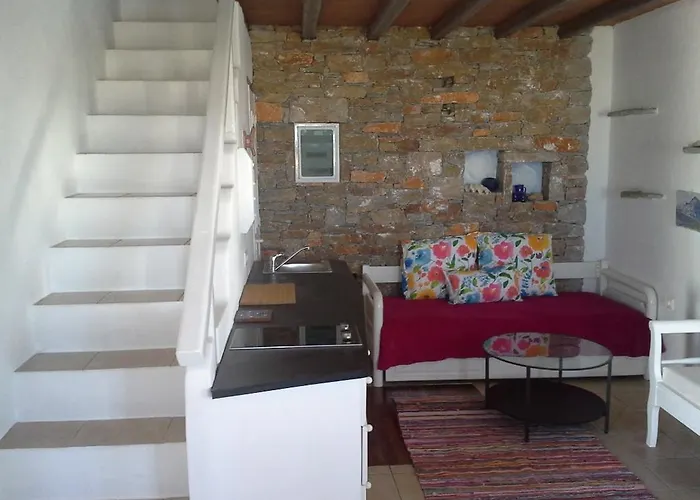 Ampelos Folegandros Town